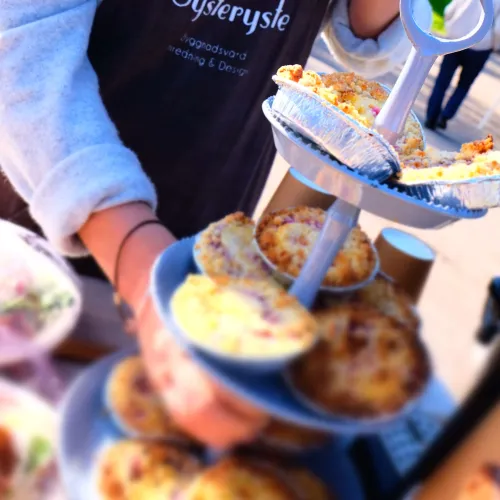 Fika cakes and shortbread by Ystegårn. Photo: Visit Glada Hudik.